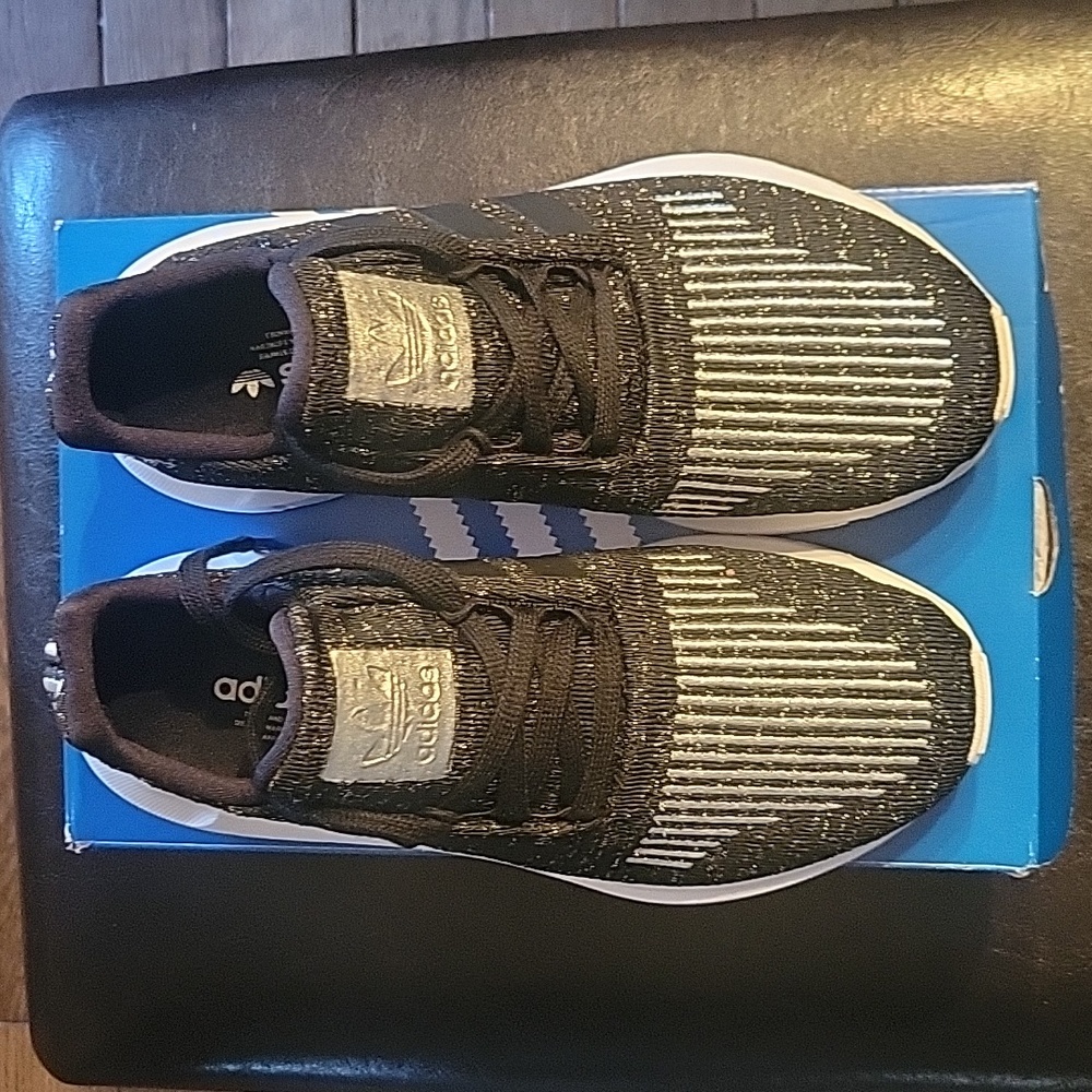 Adidas Women's Black and White Sneakers Size 6